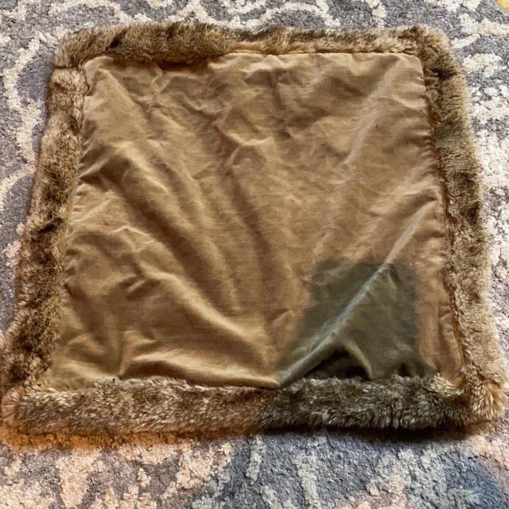4 22” square faux fur pillow case cover